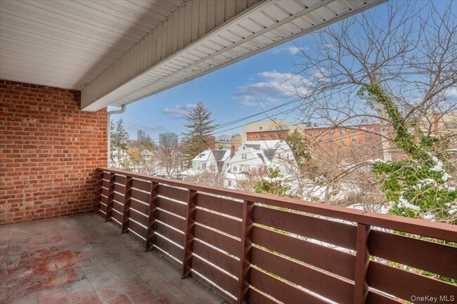 Building Photo - 437 Pelham Rd