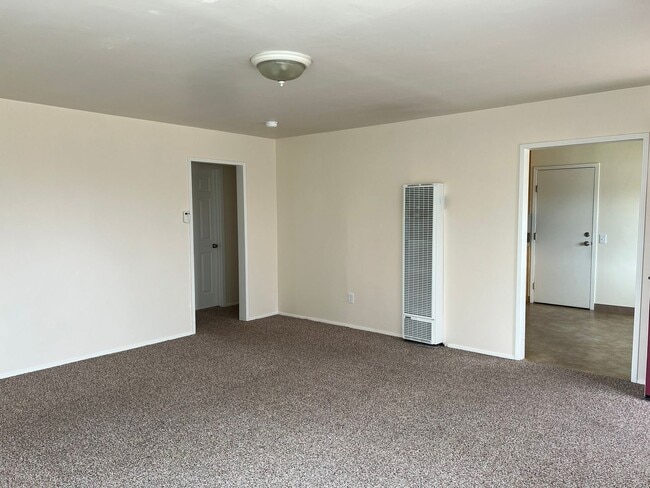 Building Photo - 464 Arbutus Ave