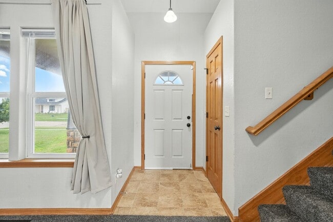 Building Photo - Beautiful Single Family Home, Sutter Woods...