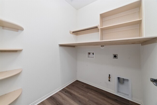 Building Photo - 9515 Knox Prairie Ct