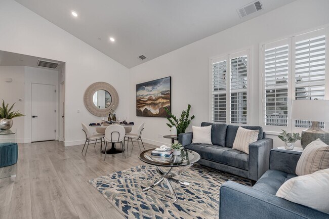 Building Photo - Bright and Beautiful 3 bedroom 2 full bathroom Home! Attached two car tandem garage with large en...