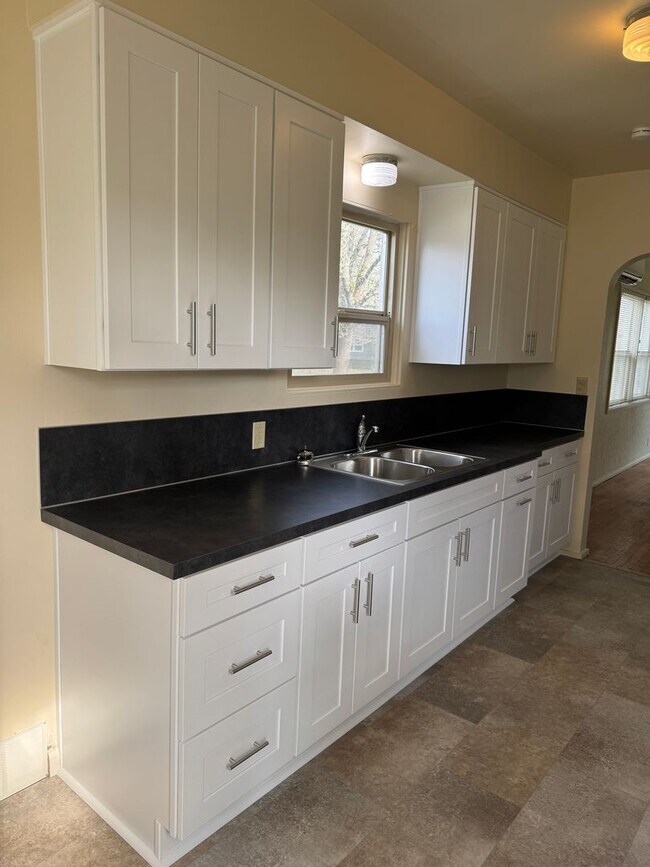 Building Photo - 12wash01