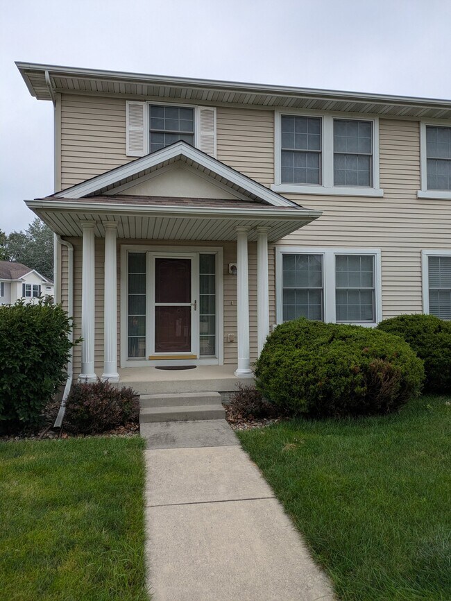 Building Photo - 2410 Eaton Ave