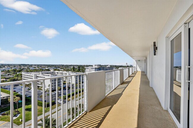 Building Photo - 3000 S Ocean Blvd