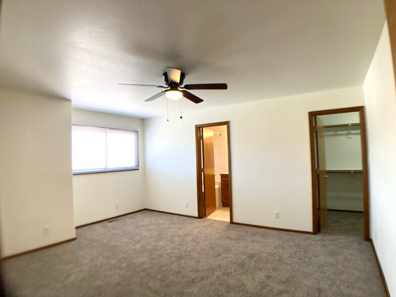Building Photo - 0 Luxury Ln