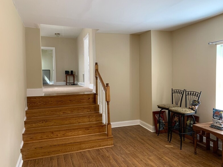 Large Living Room - 3667 E Munkwitz Ave