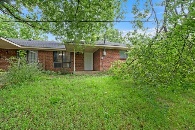 Building Photo - 740 Prairie Creek Dr