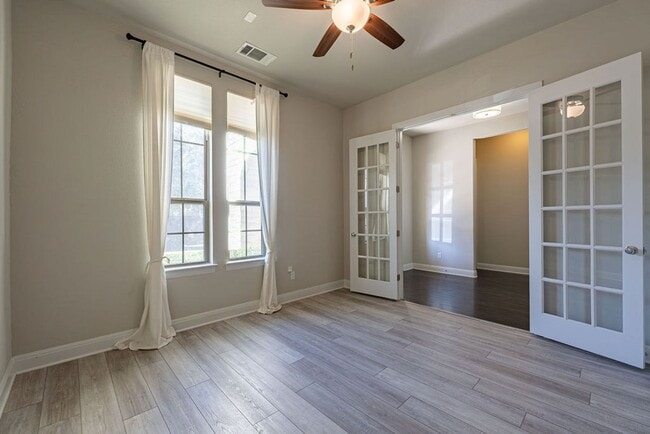 Building Photo - Find your Georgetown Dream at this Beautiful 3-Bedroom 2.5-Bathroom House!!!!