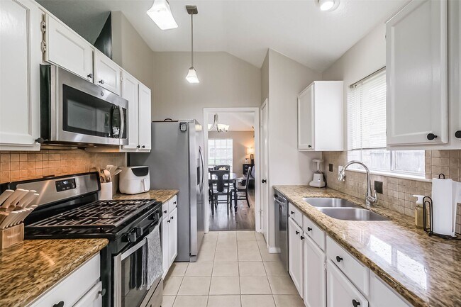 Building Photo - 4311 Duesenberg Ct