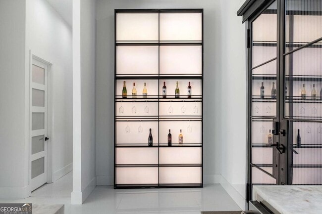 Building Photo - 3600 Lower Roswell Rd