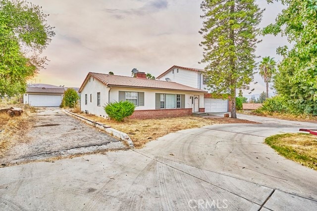 Building Photo - 2751 Batson Ave