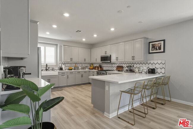 Building Photo - 756 Daniel Freeman Cir