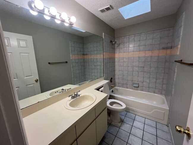 Building Photo - 3801 Donna Lynn Ln