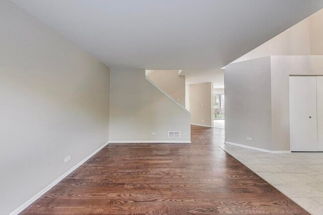 Building Photo - 926 S W Ave