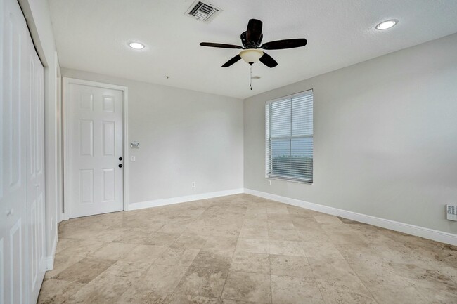 Building Photo - 1252 Piazza Antinori