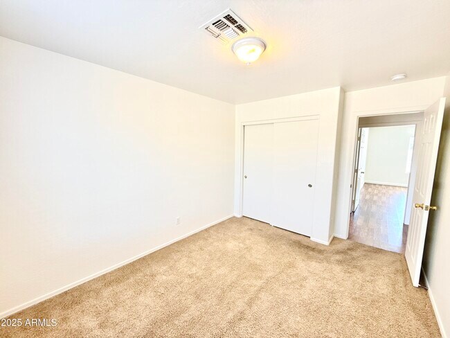 Building Photo - 13271 W Desert Rock Dr