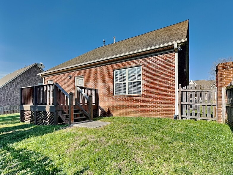 Building Photo - 1729 Bonnie Roach Ln