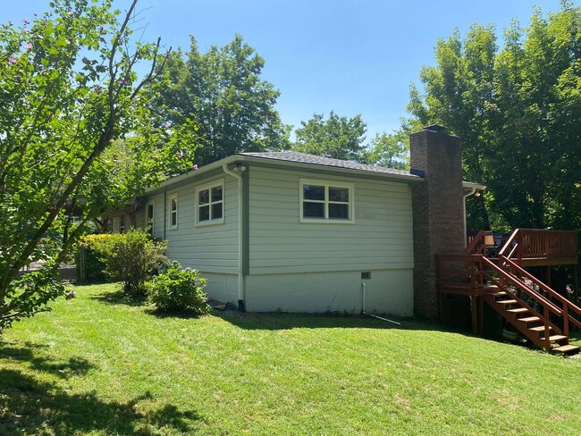 Building Photo - North AVL - Spacious Home with Large Yard and Outdoor Fireplace!