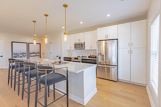 Building Photo - 5211 Highpointe Lakes Dr