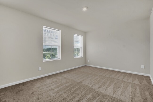 Building Photo - 5084 Dayflower Dr