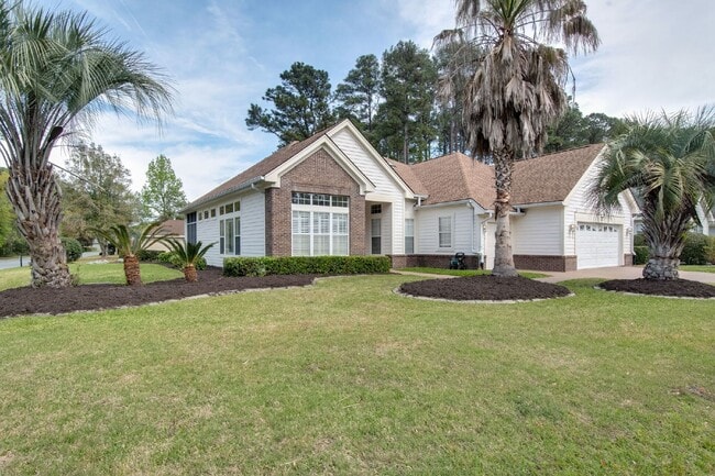 Building Photo - "Charming 3 Bed, 2.5 Bath Rental in Blufft...