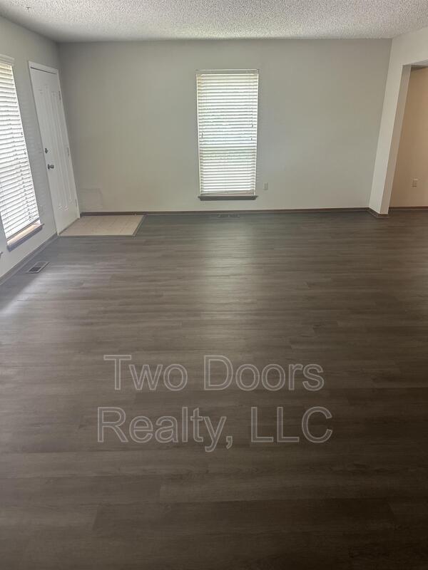 Building Photo - 6452 W Hefner Rd
