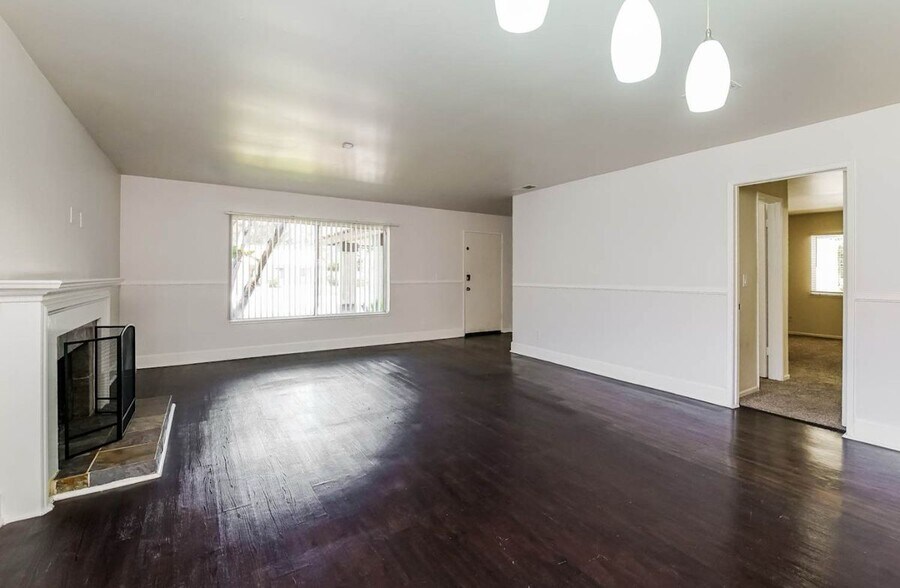 Building Photo - 1752 Willowbrook Ln