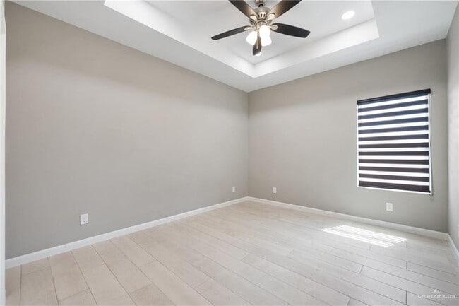 Building Photo - 11 N Hester St