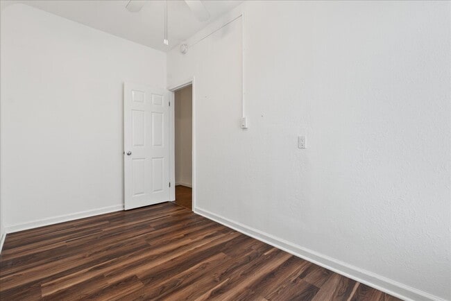 Building Photo - 2818 S Bronson Ave