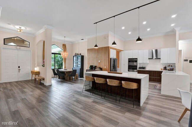 Building Photo - 4 br, 3 bath House - 5718 NW 50th Dr