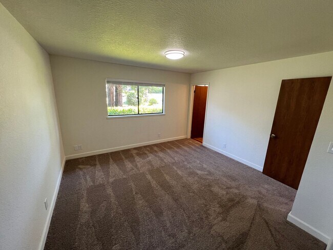 Building Photo - 8654 Thelen Ct