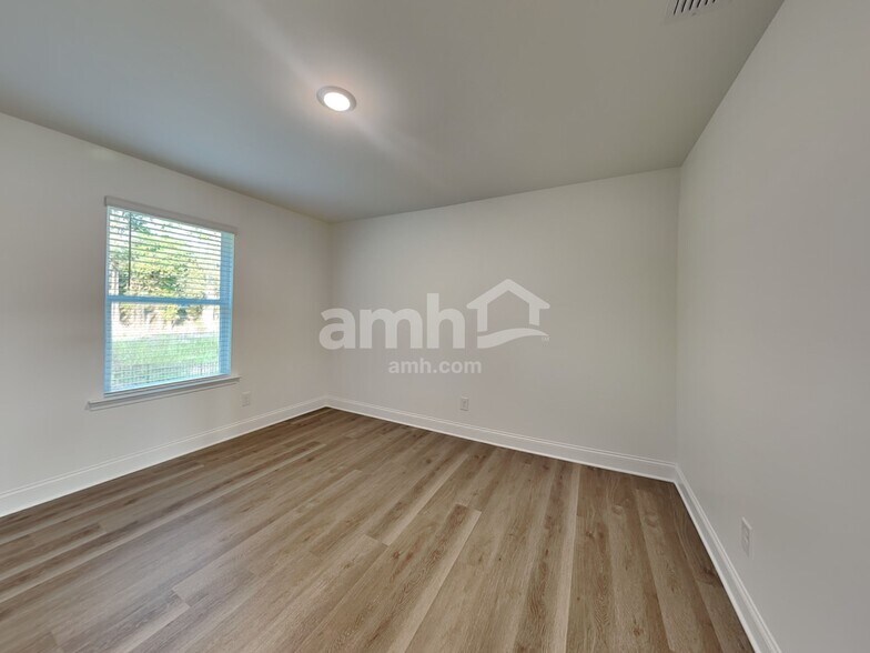 Building Photo - 1695 Soapstone Rd