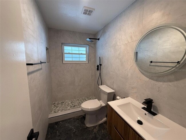 Building Photo - 1041 Manchester Cir