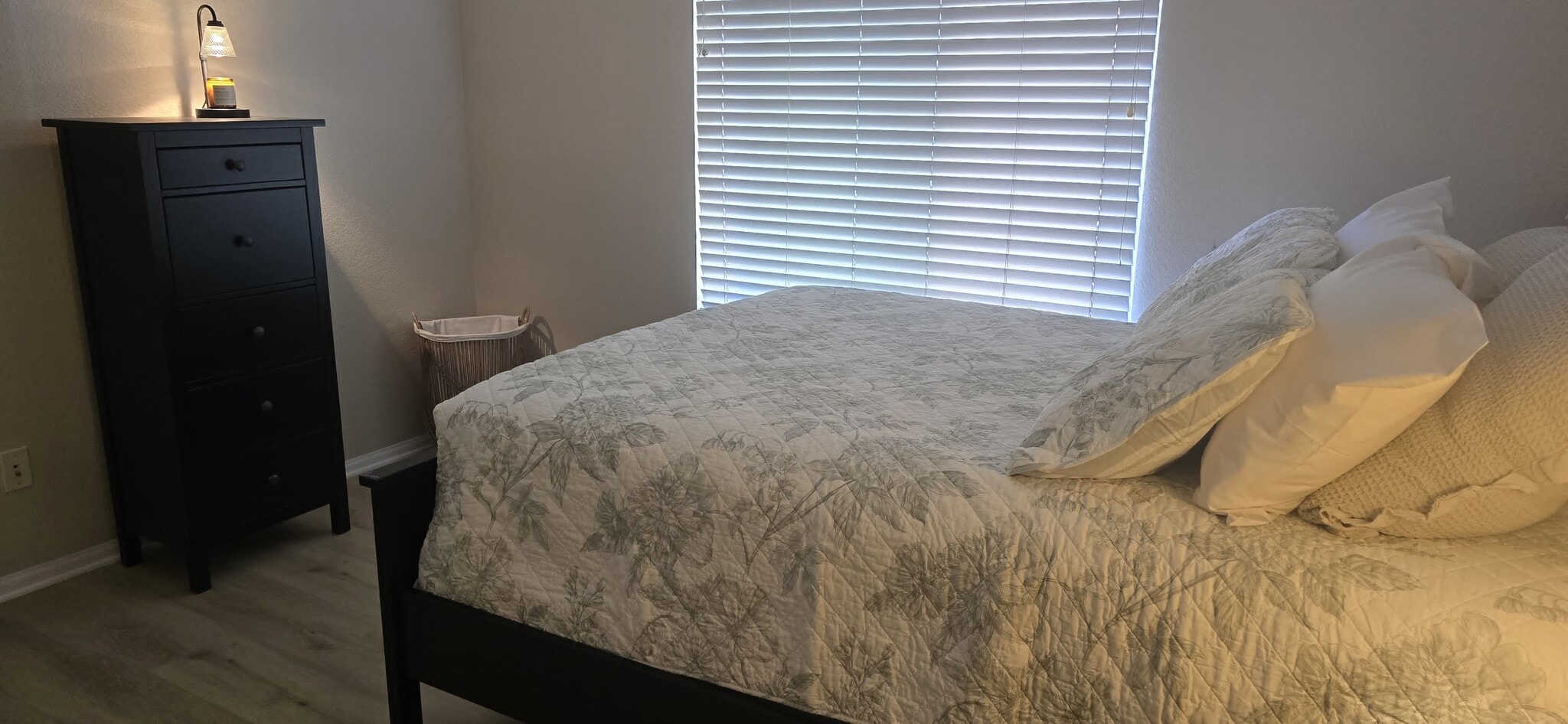 Building Photo - 395 Plaza Calimar