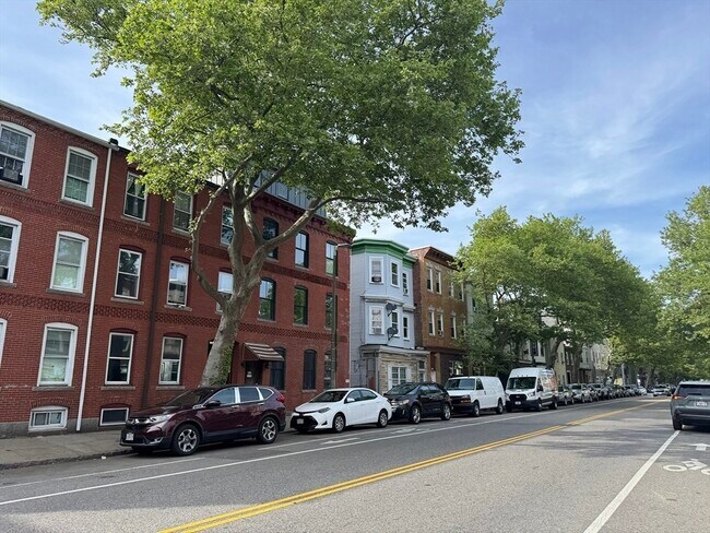 Building Photo - 212 Chelsea St