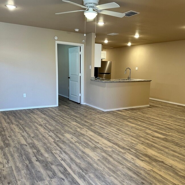 Building Photo - 1103 Preston Trails