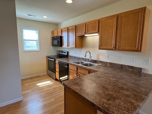 Building Photo - 520 Prairie Meadow Dr