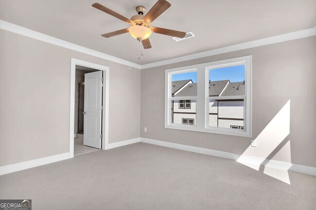 Building Photo - 423 Lincoln St