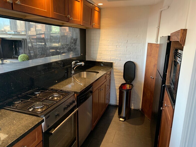 Building Photo - 117 Beacon St