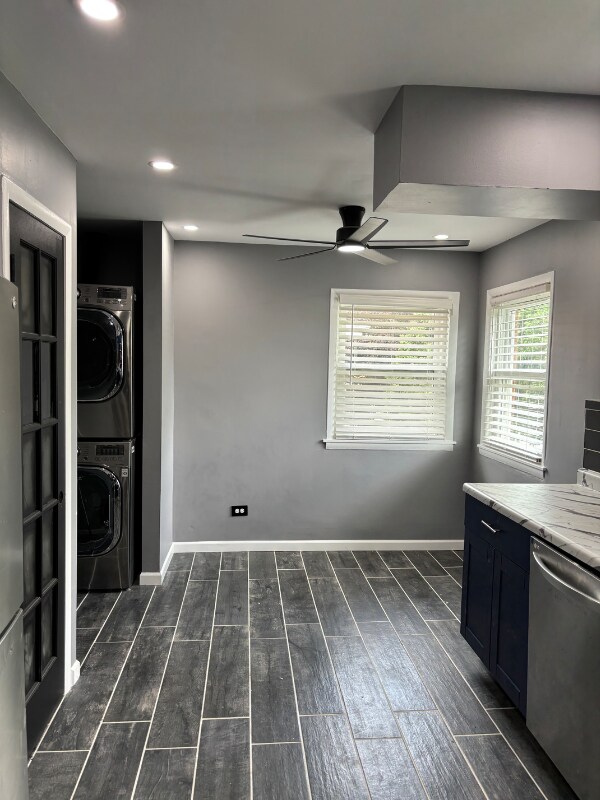 Building Photo - 10624 Mayfield Ave