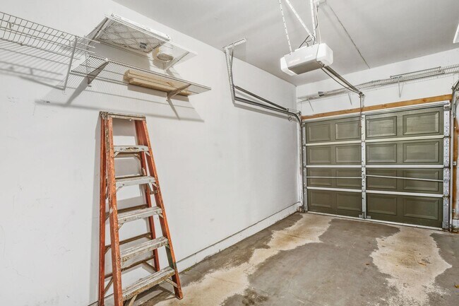 Building Photo - 108 Riverwalk Way