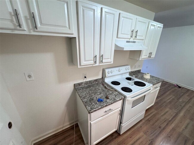 Building Photo - 8207 Sam Rayburn Dr