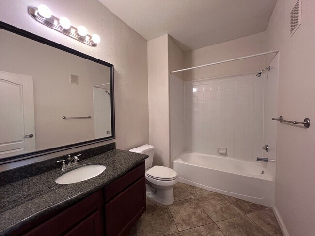 Building Photo - Summerlin 3bd, 2 bath, 2 garage Condo