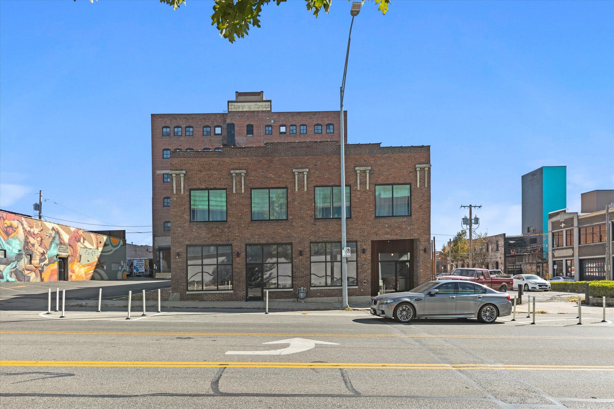Building Photo - 1523 Oak St