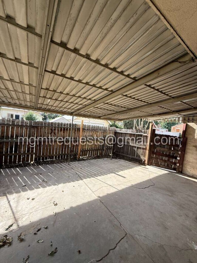 Building Photo - 4228 Tenth St, Unit 4228