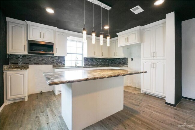 Building Photo - 3903 E Lopez Dr