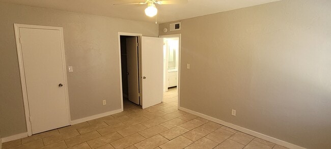 Building Photo - 2 Bedroom, 1.5 Bathroom 1st Floor Condo wi...