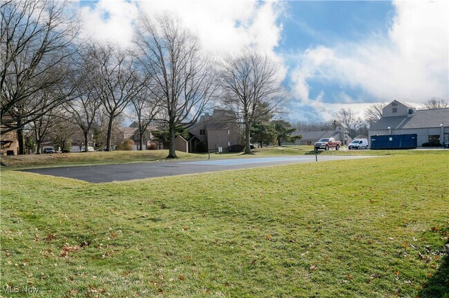 Building Photo - 27 Landings Way