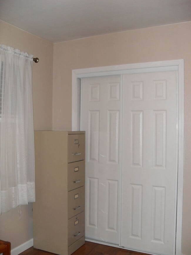 Building Photo - West-Flagstaff 4bd/2ba House Near NAU & CC...