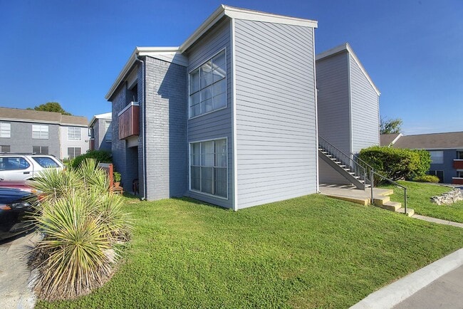 Building Photo - Windbury Apartments